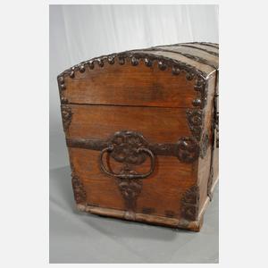 Barocke Runddeckeltruhe