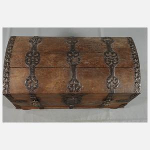 Barocke Runddeckeltruhe