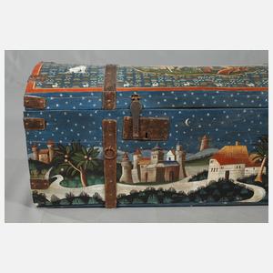 Außergewöhnliche Runddeckeltruhe