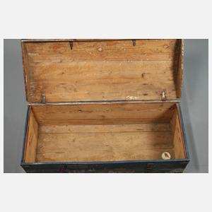 Außergewöhnliche Runddeckeltruhe