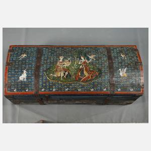 Außergewöhnliche Runddeckeltruhe