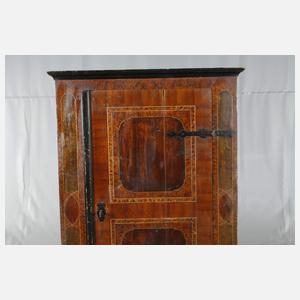 Kleiner Bauernschrank