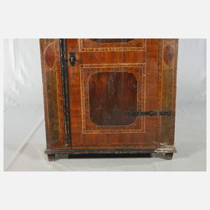 Kleiner Bauernschrank