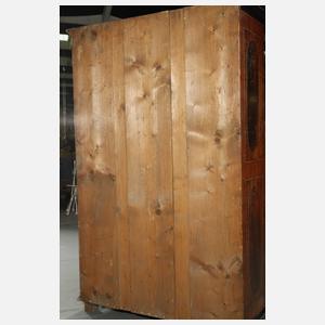 Kleiner Bauernschrank