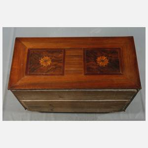 Klassizistische Kommode