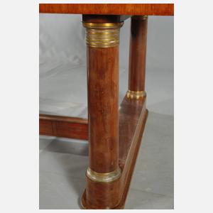 Großer Esstisch im Empirestil