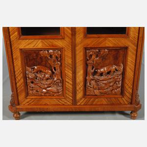 Jagdlicher Vitrinenschrank