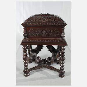 Große Schatulle mit Stand