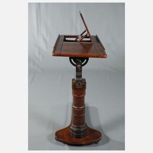 Viktorianischer Lesetisch