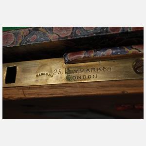 Transportkiste für ein Silberservice