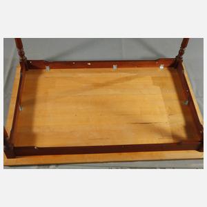 Großer Kneipentisch