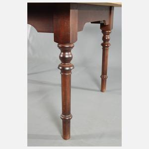 Großer Kneipentisch