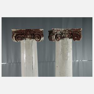 Paar Holzsäulen