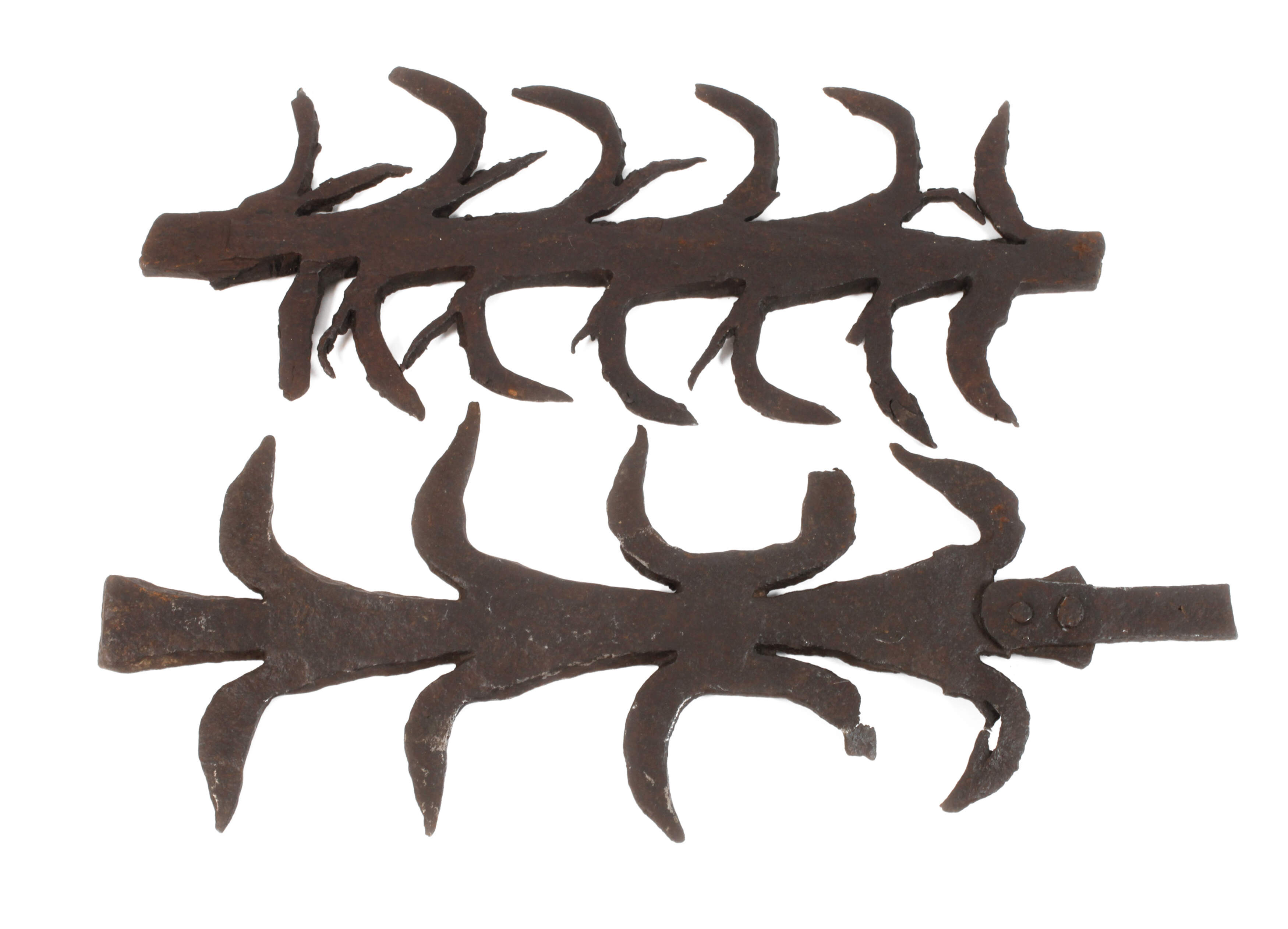 Zwei gotische Fenstergitter