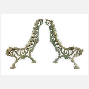 Paar historische Bankwangen