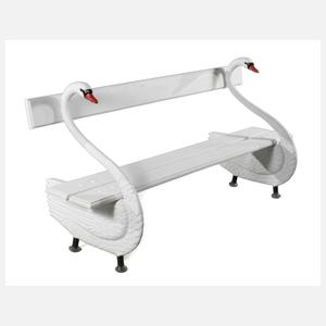 Gartenbank in Schwanenform