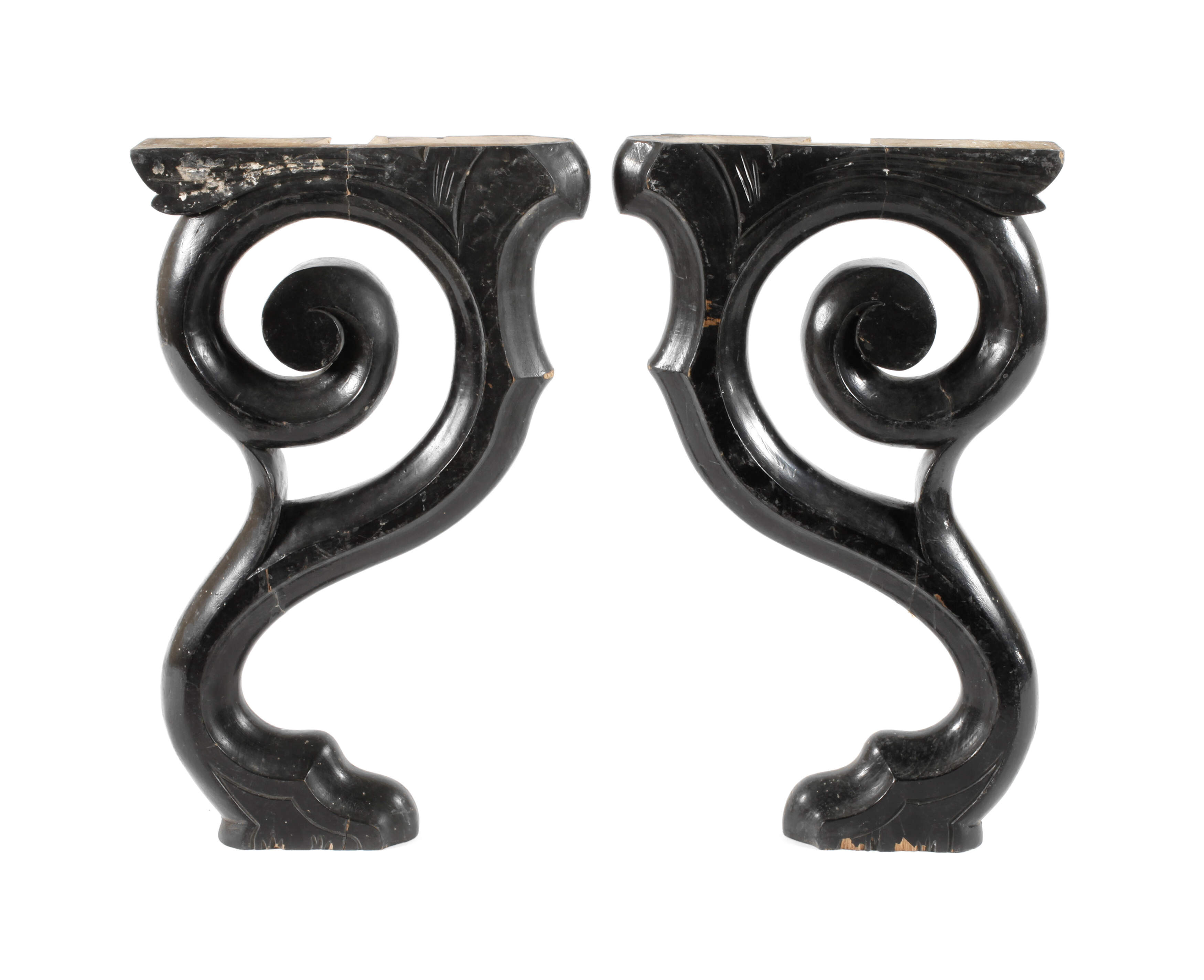 Paar Füße einer Wandkonsole