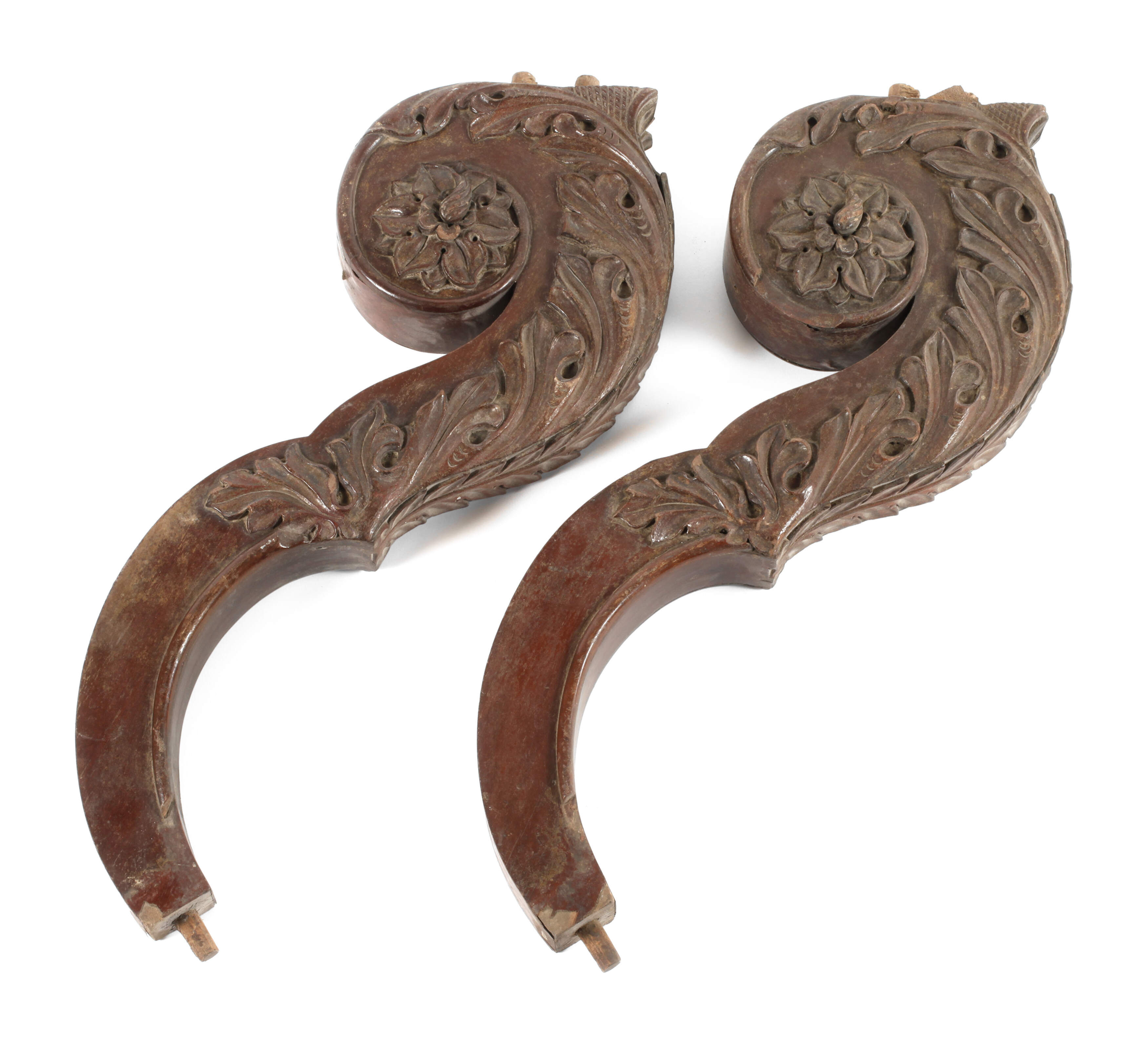 Paar Füße einer Wandkonsole