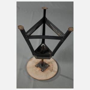 Zehn drehbare Arbeitshocker