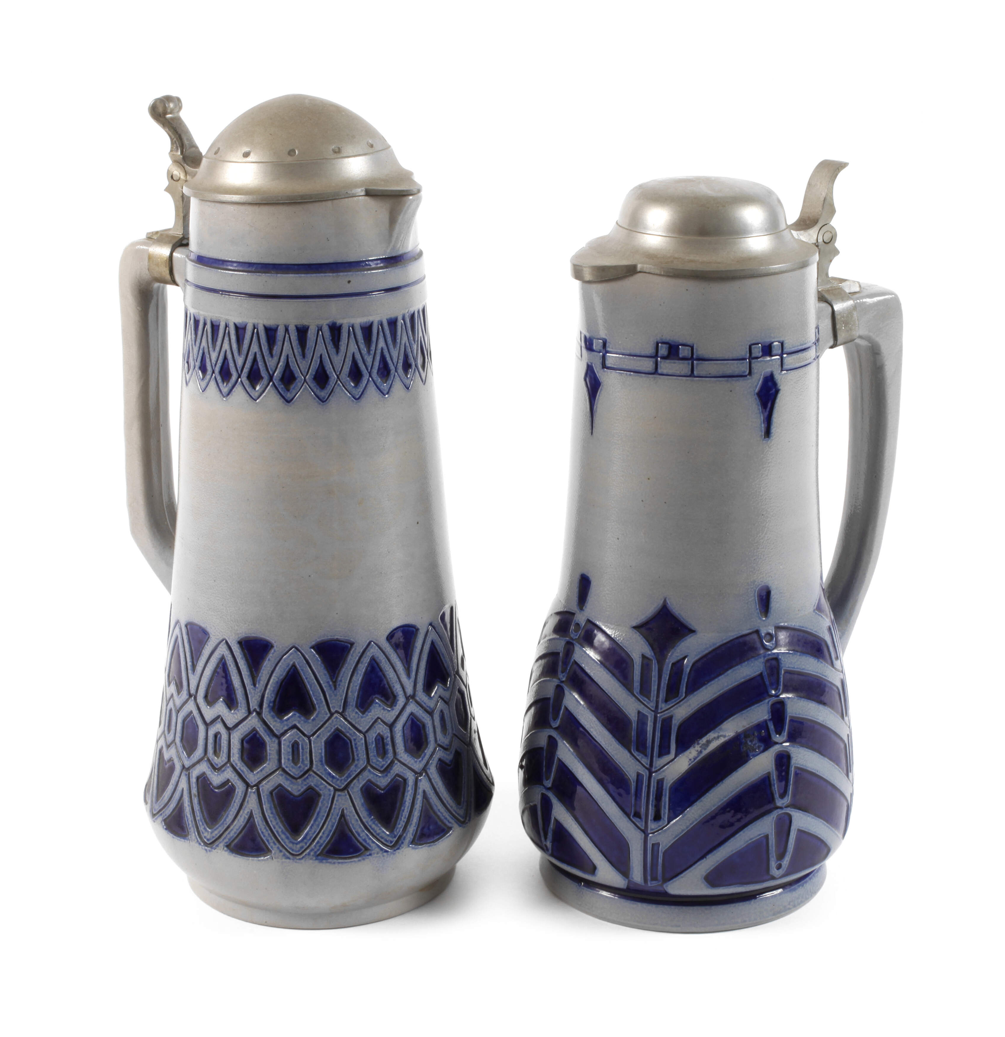 Zwei Westerwälder Steinzeugkrüge