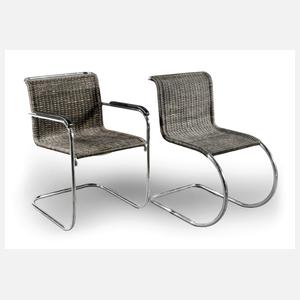 Zwei Stahlrohrsessel