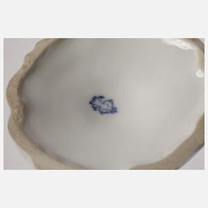 Volkstedt großer Frauenakt mit Blumen