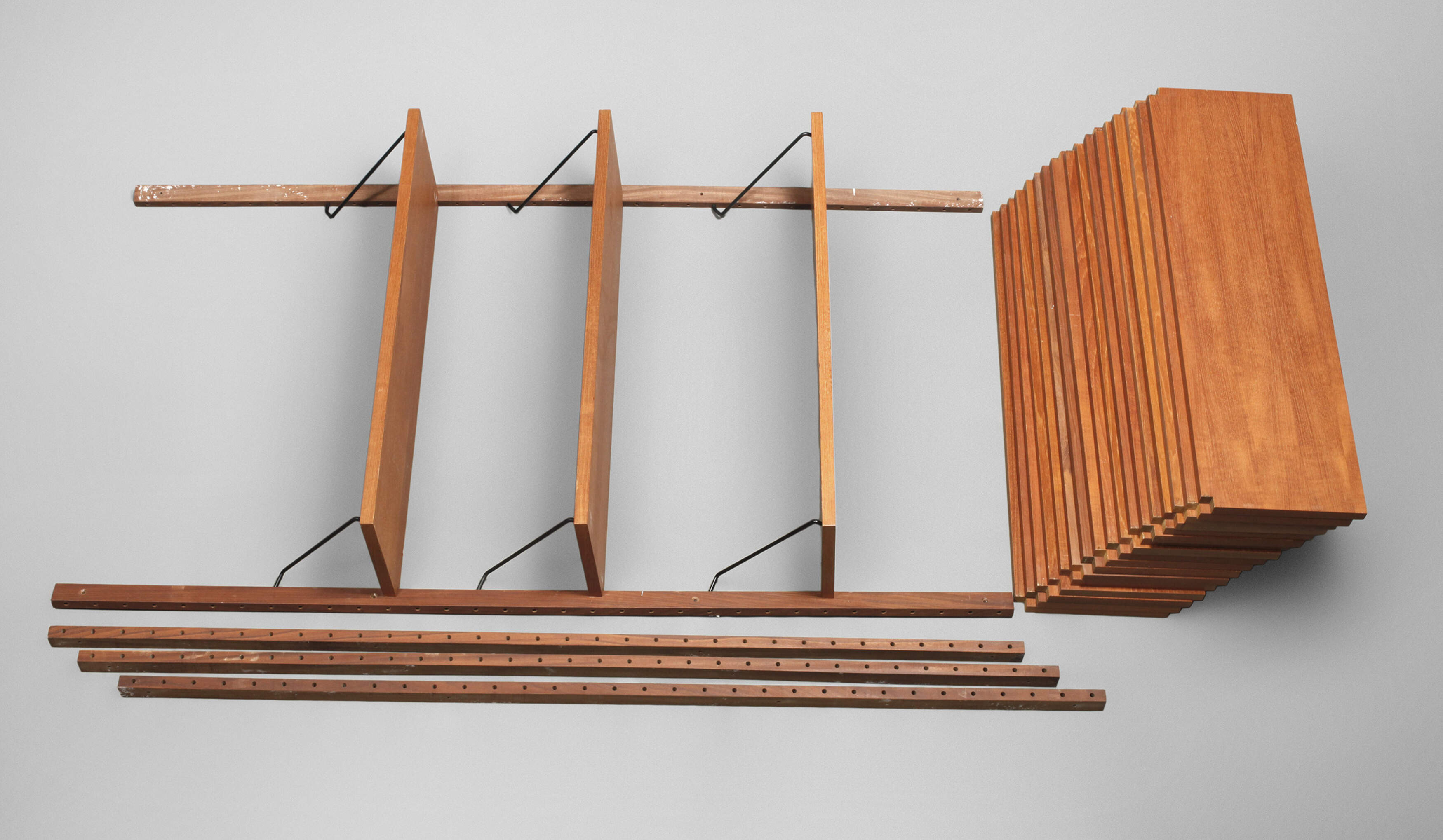 Poul Cadovius, String Regalwand