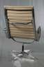 Charles & Ray Eames Sessel EA112