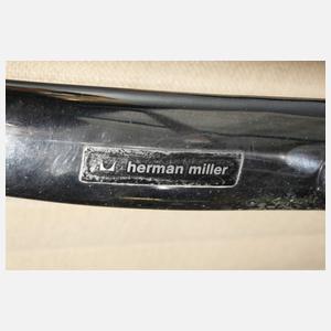 Charles & Ray Eames Sessel EA112