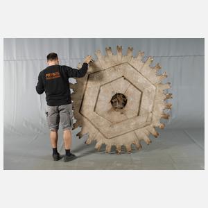 Übergroßer Sonnenspiegel