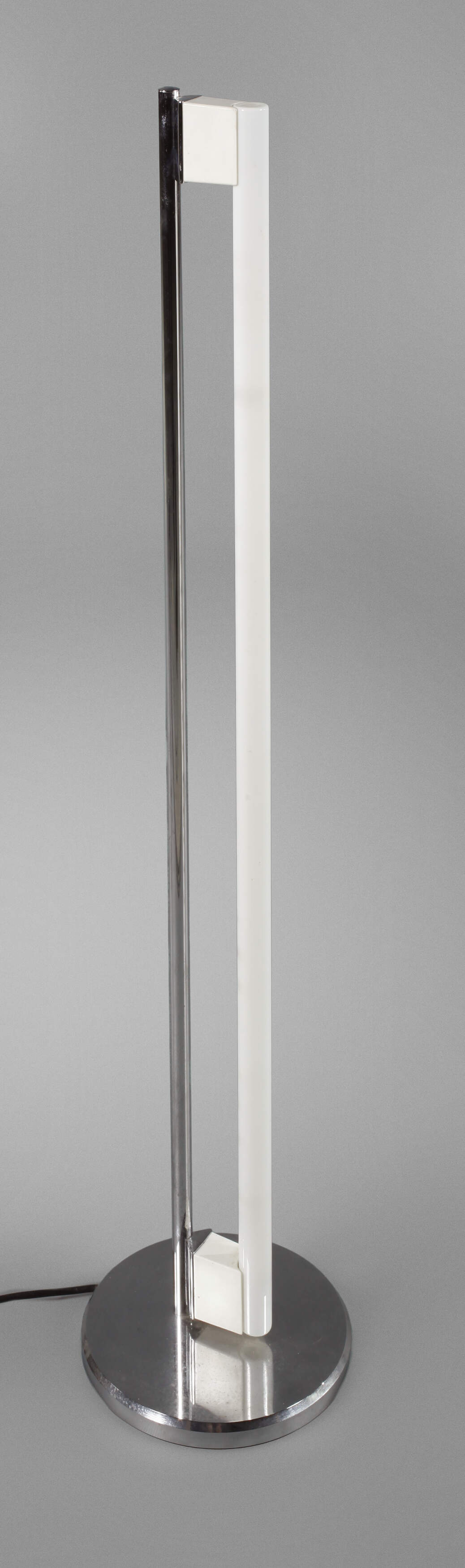 Eileen Gray, Stehleuchte ''Tube Light''