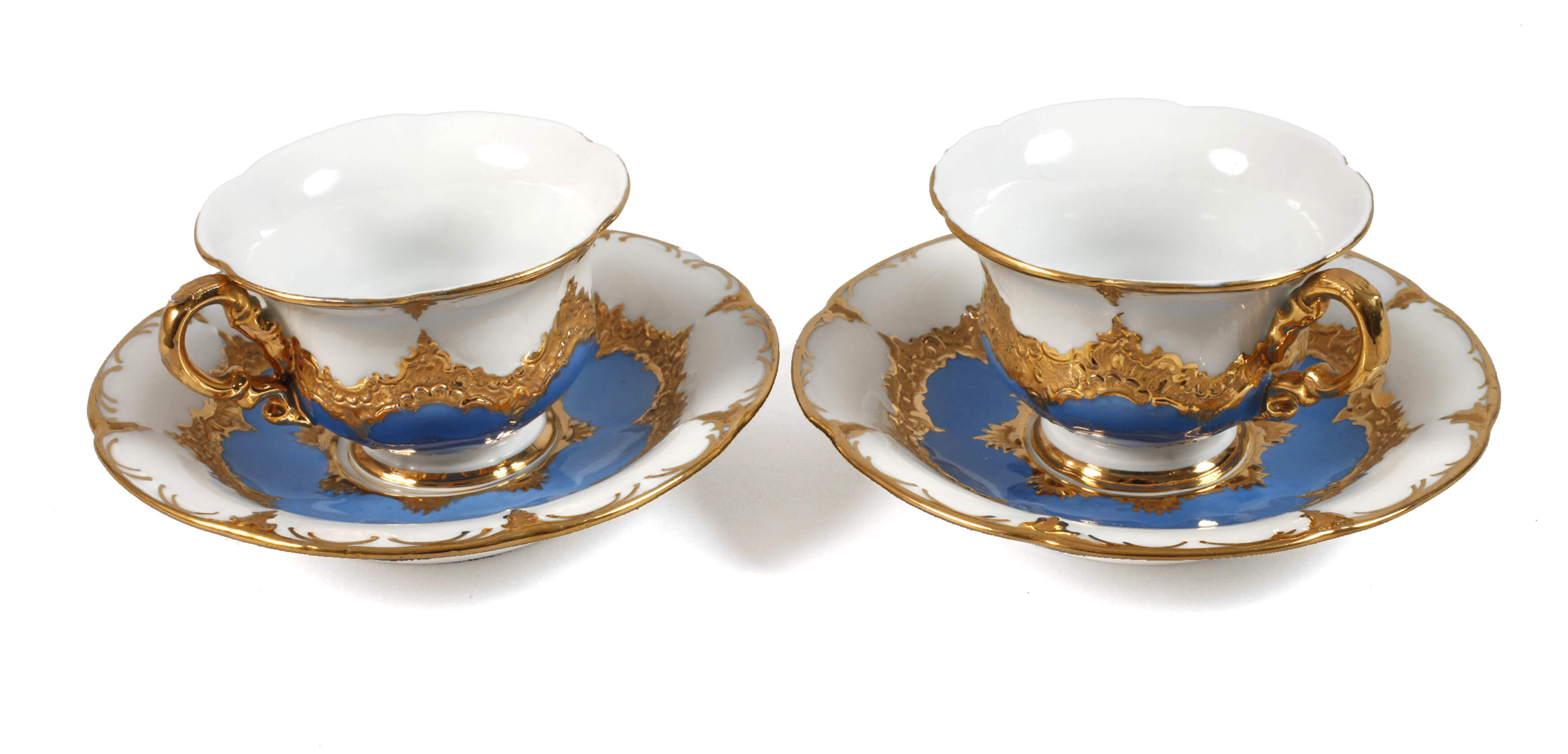 Meissen Paar prunkvolle Mokkatassen "B-Form"