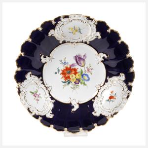 Meissen Prunkschale "Blumenbukett/Blaufond"