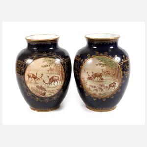 Paar große Prunkvasen Wildmalerei