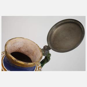 Übergroßer Krug im Renaissancestil