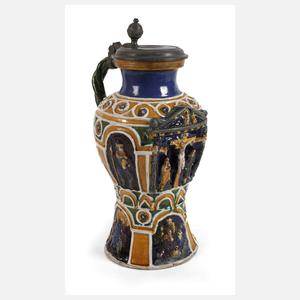 Übergroßer Krug im Renaissancestil