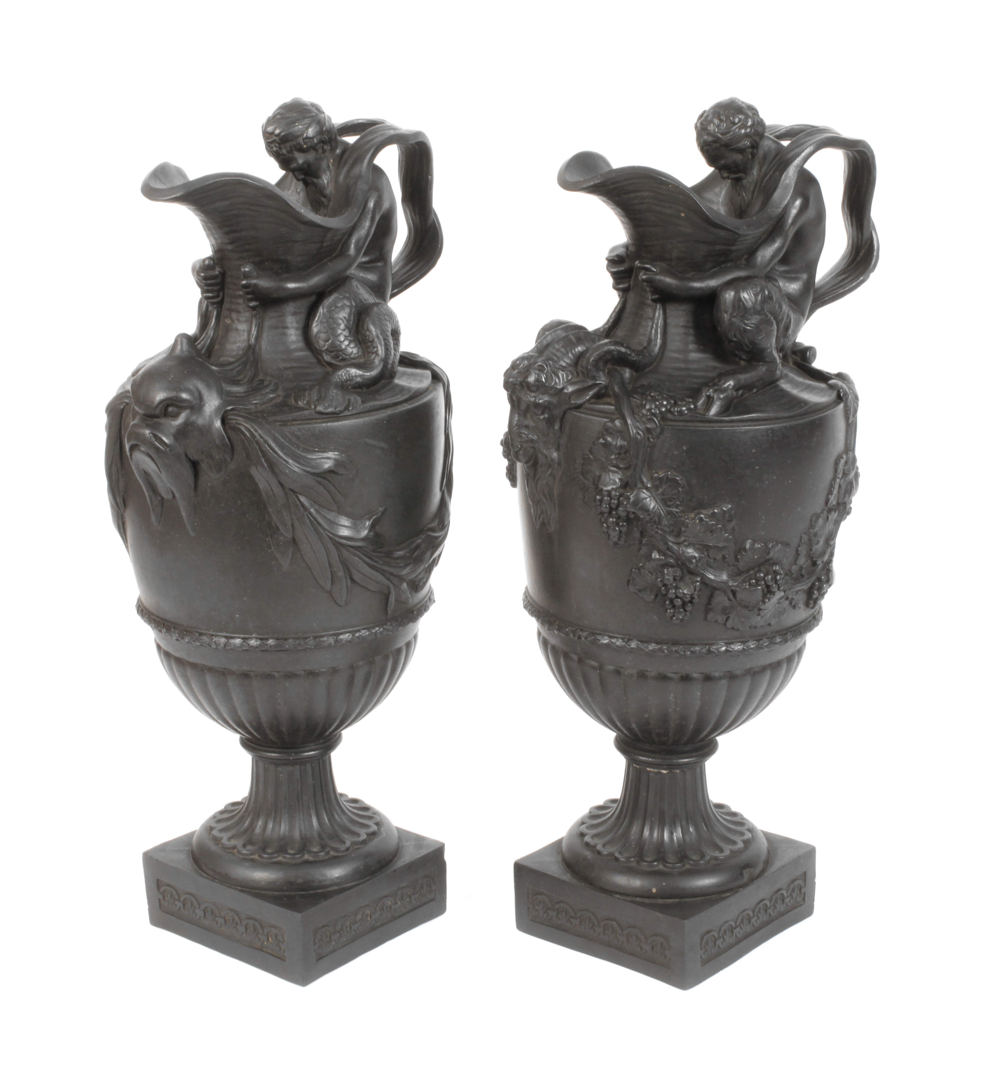 Wedgwood Paar Amphorenkannen