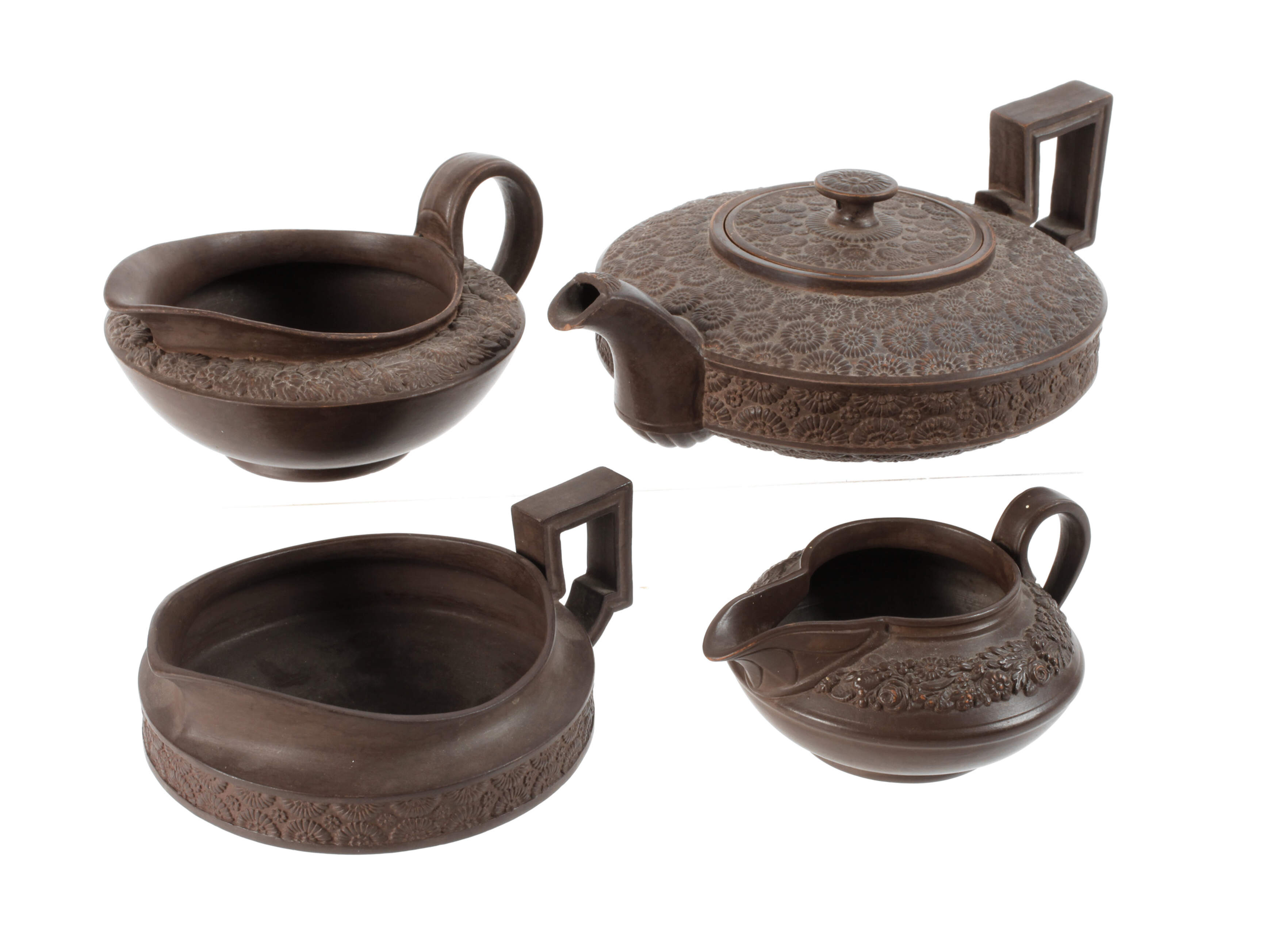 Vier Serviceteile im Wedgwood-Stil