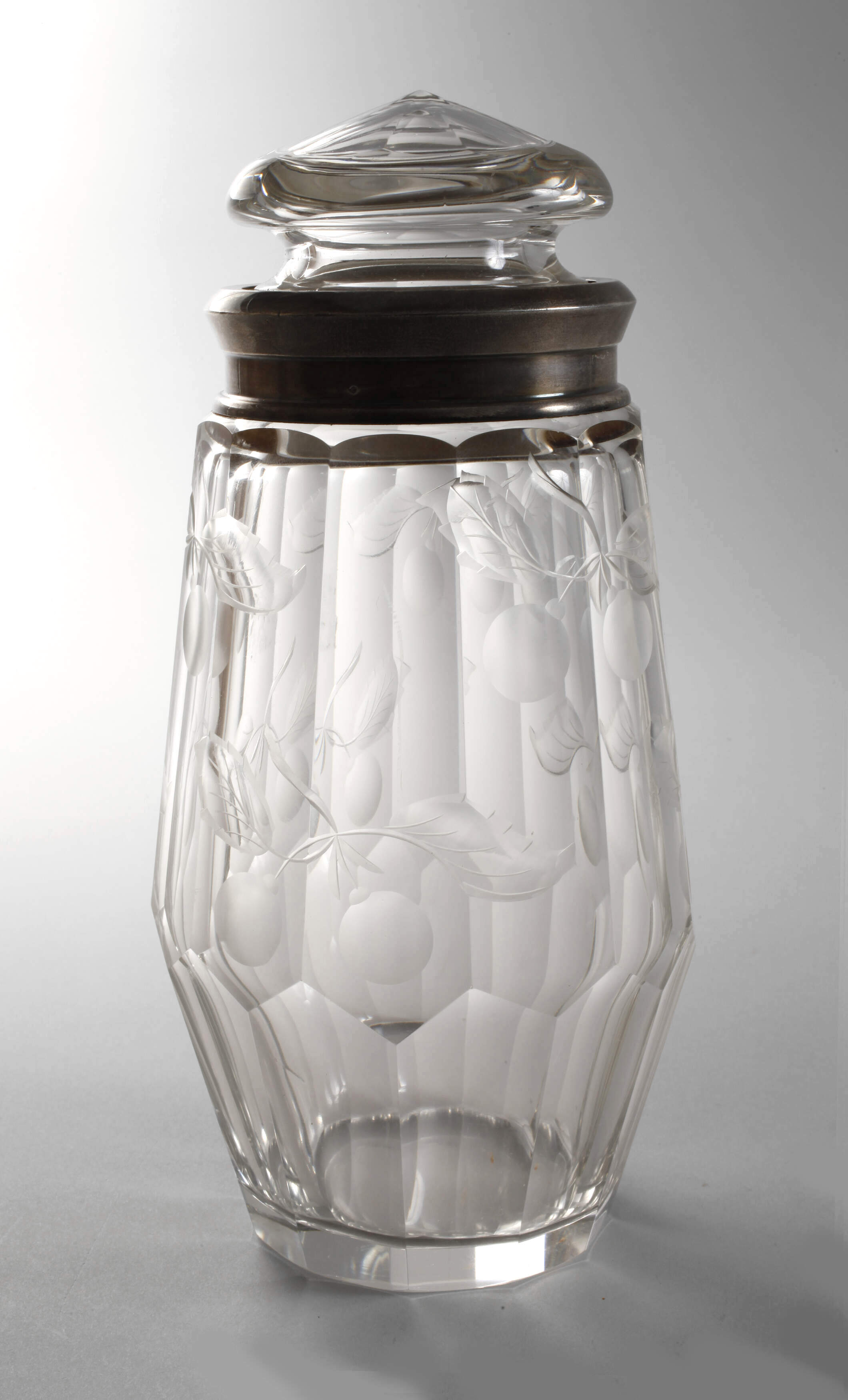 Deckeldose mit Kirschdekor