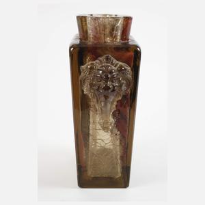 Vase á tetes de chimaere