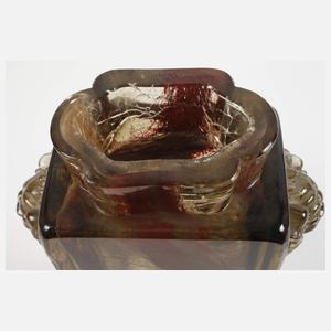 Vase á tetes de chimaere