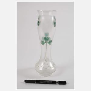 Jugendstilvase mit Kleeblattdekor