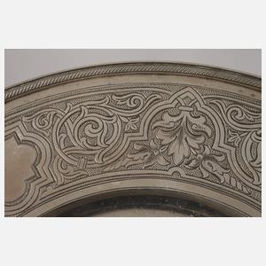 Großer Silberteller aus Adelsbesitz