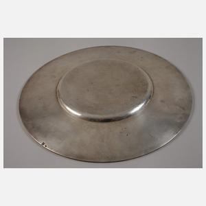 Großer Silberteller aus Adelsbesitz