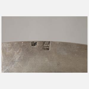 Großer Silberteller aus Adelsbesitz