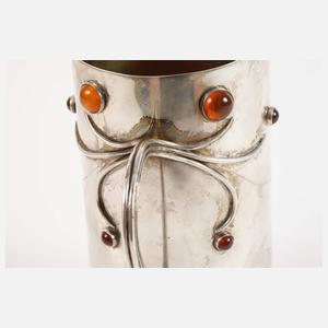 Russischer Silberkrug mit Bernsteincabochons