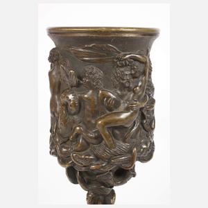 Bronzepokal mit mythologischem Fries