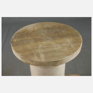 Großes Marmorpodest