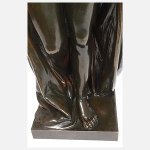 Große Bronzefigur als Allegorie auf die Nacht