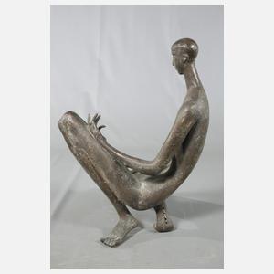 Gerd Dehof attr., hockender Mann